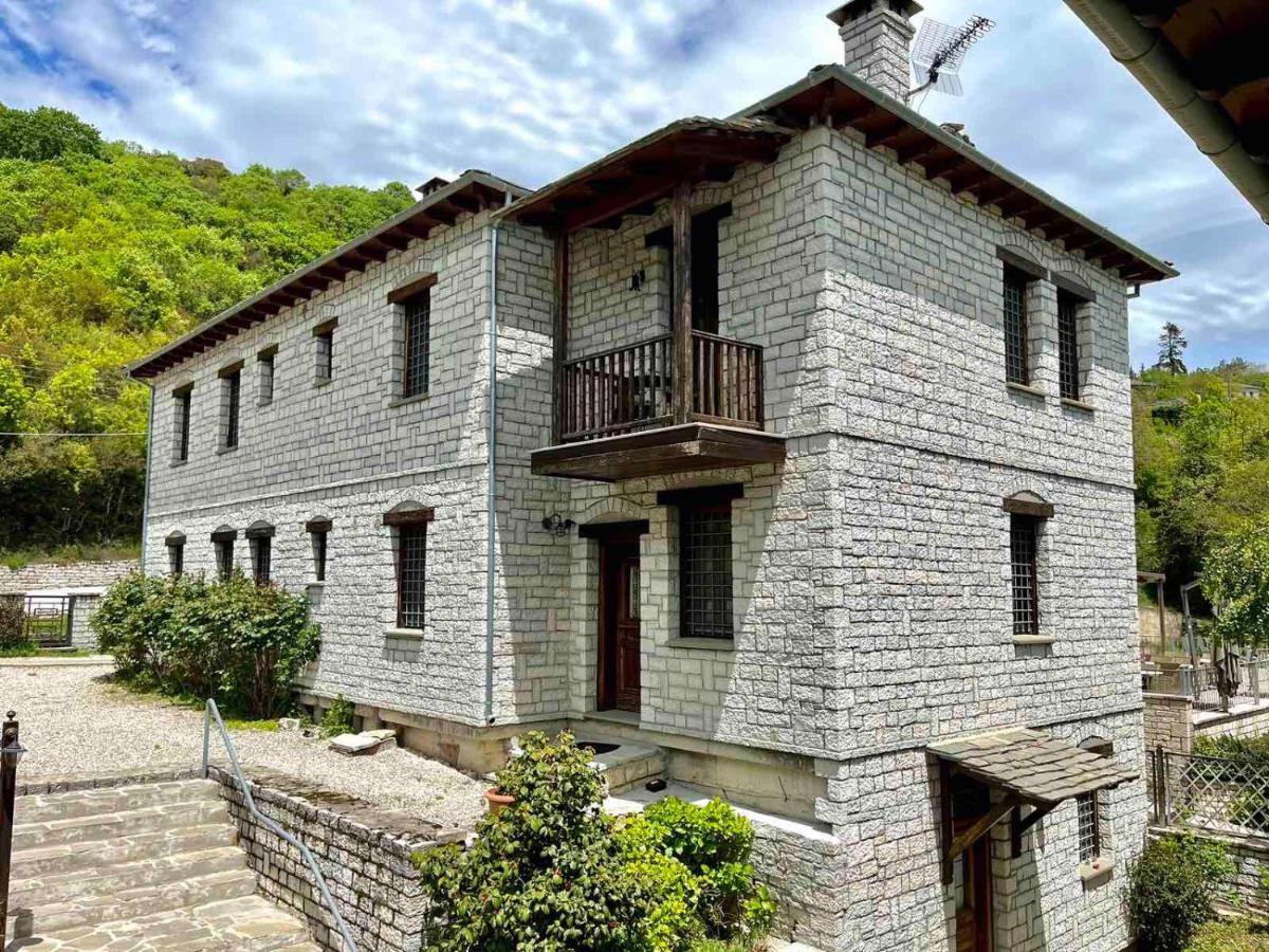Giagia Evgenia Hotel Vitsa Bagian luar foto